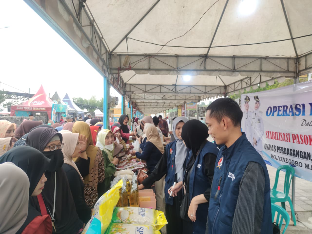 Hadiri Safari Ramadhan, Bupati Bojonegoro Apresiasi Program Pasar Murah untuk Warga Jelang Lebaran