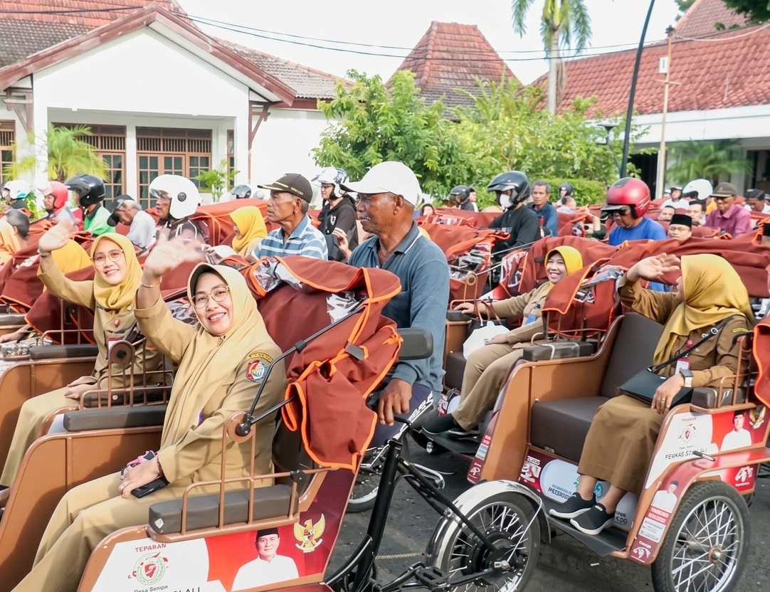 Terima Bantuan Becak Listrik dari Presiden Prabowo, Tukang Becak: Sekarang Tidak Perlu Mengayuh Manual Lagi