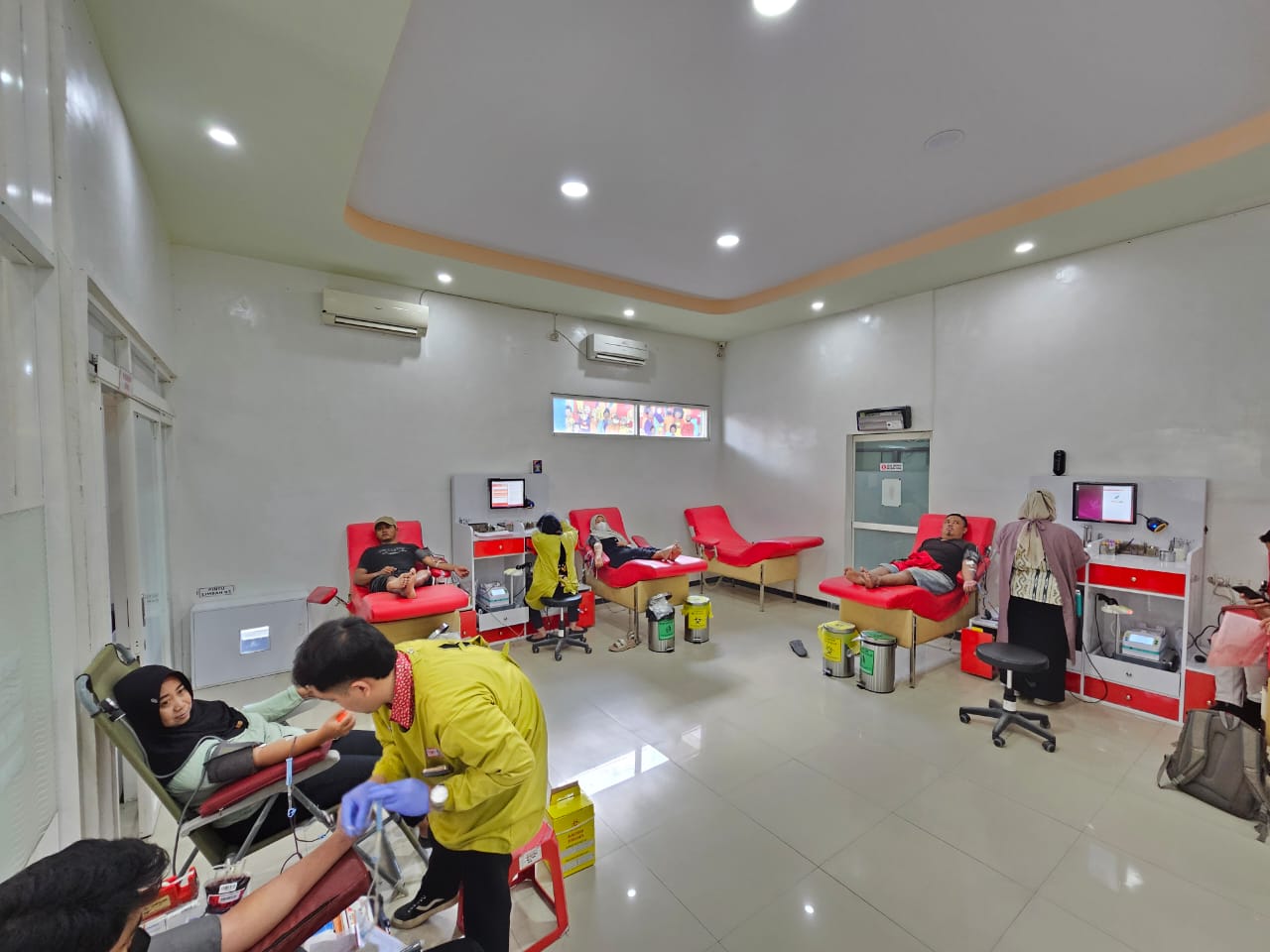 PMI Bojonegoro Beri Paket Khusus Bagi Pendonor Darah di Bulan Ramadhan