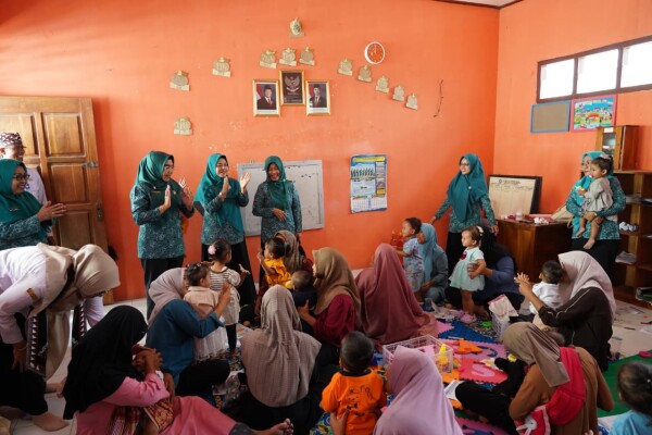 Turun ke Desa, TP PKK Bojonegoro Terus Intensifkan Pengembangan Program Gayatri dan Pengentasan ATS