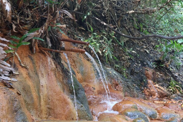 Mata Air Panas Banyu Kuning, Objek Wisata Alam Bojonegoro di Kawasan Hutan Jati