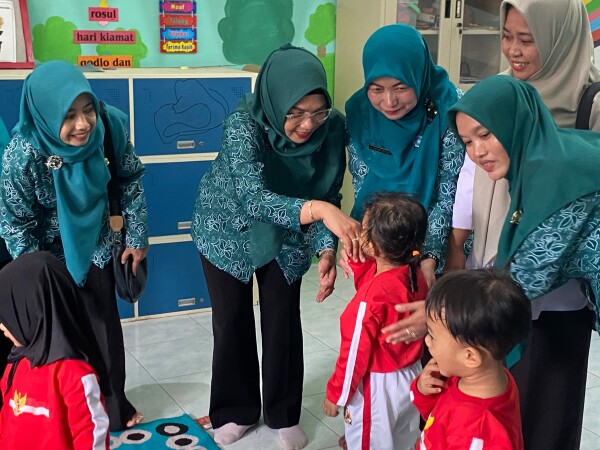 Fokus Pengembangan GAYATRI dan Pengentasan ATS, TP PKK Bojonegoro Dampingi Kader hingga Desa